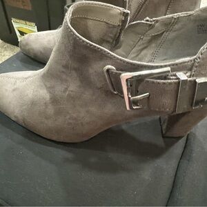 AEROSOLES Gray Suede Ankle Booties